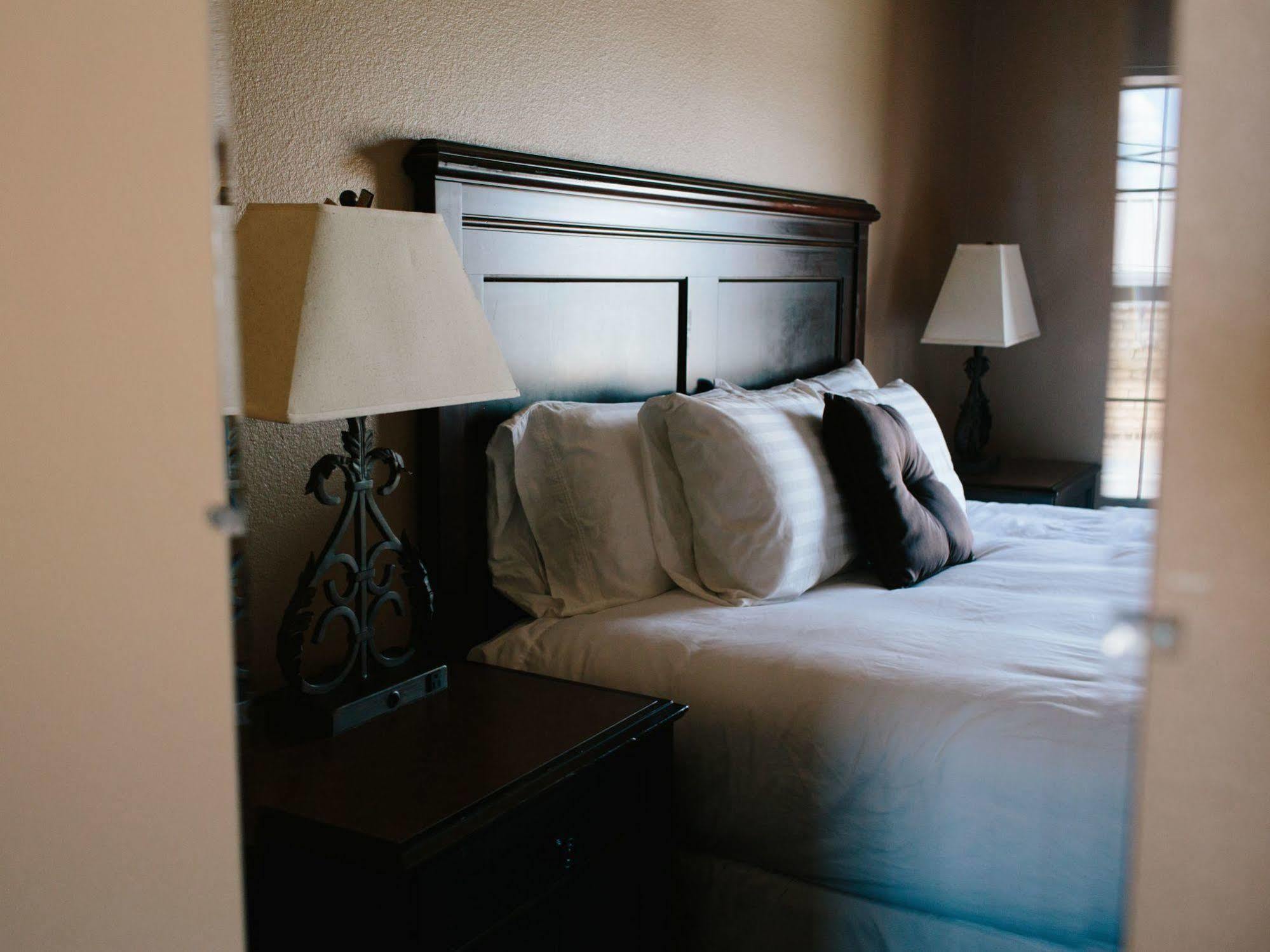 The Alcalde Hotel By Oyo Gonzales Buitenkant foto
